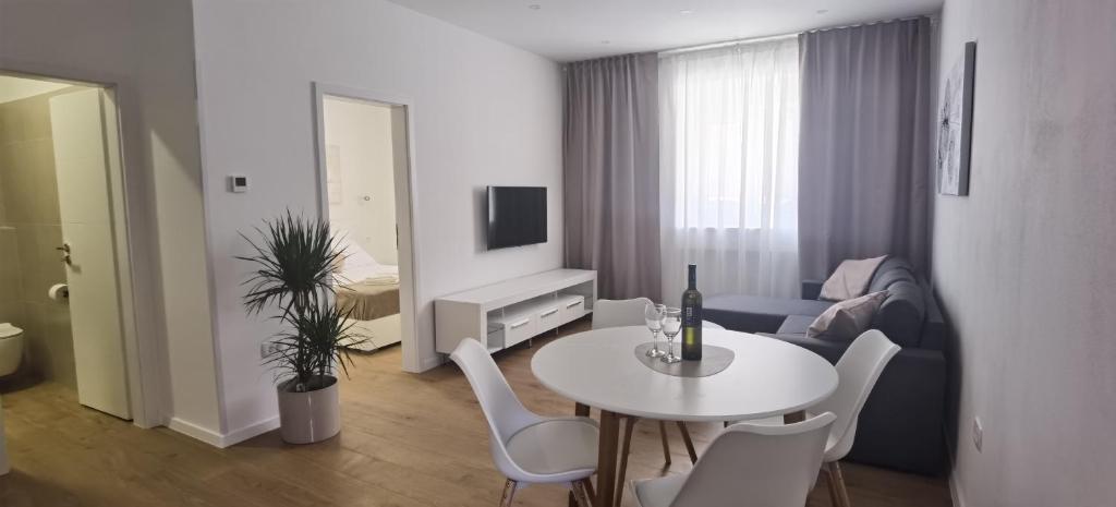 Pula centar app Alex 1, Pula