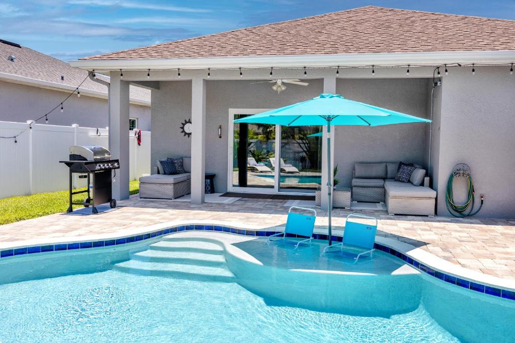 Livin' Largo - Beautiful 3BR Home with Heated Pool, Largo