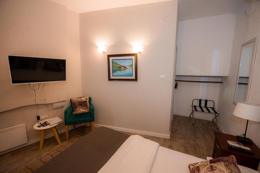 Antika Guesthouse photo
