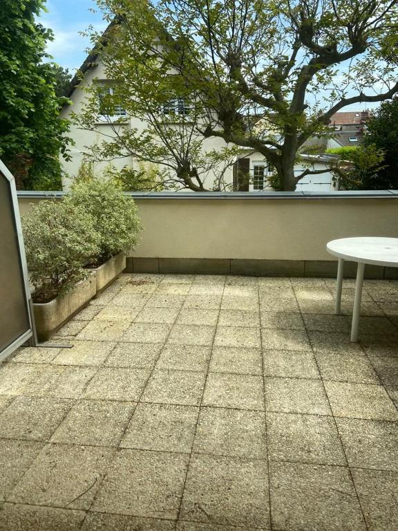 Studio en hypercentre refait à neuf en 2023 avec une belle terrasse!, Cabourg