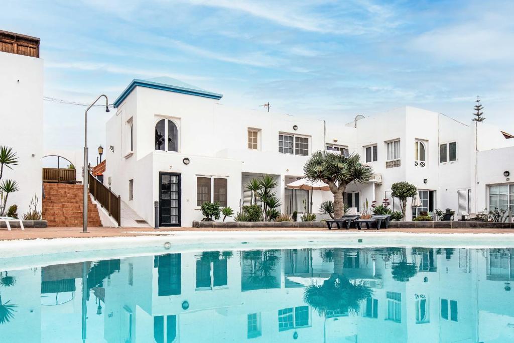 Las Olas by Corralejobeach Apartments, Corralejo