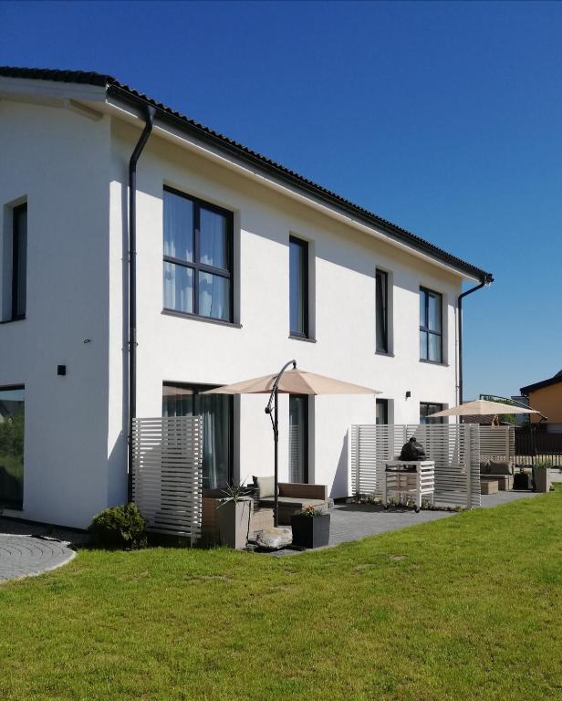 Rami Jūra 2022, Šventoji