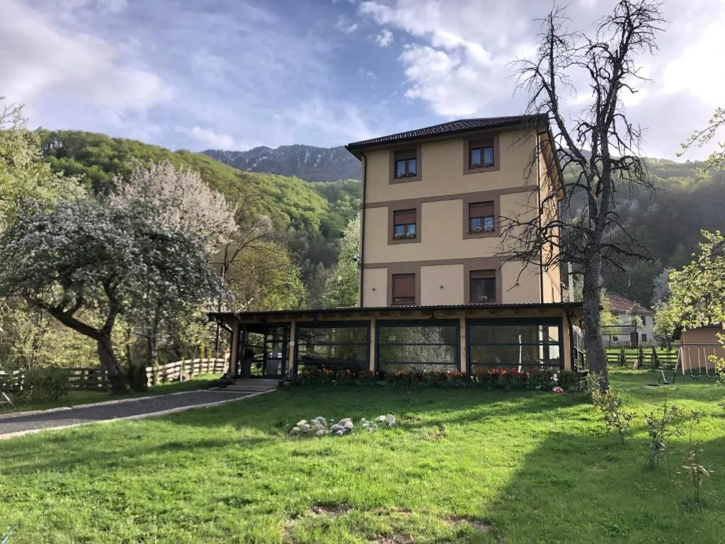 Zvjezdana dolina Garni hotel，位于Andrijevica的酒店