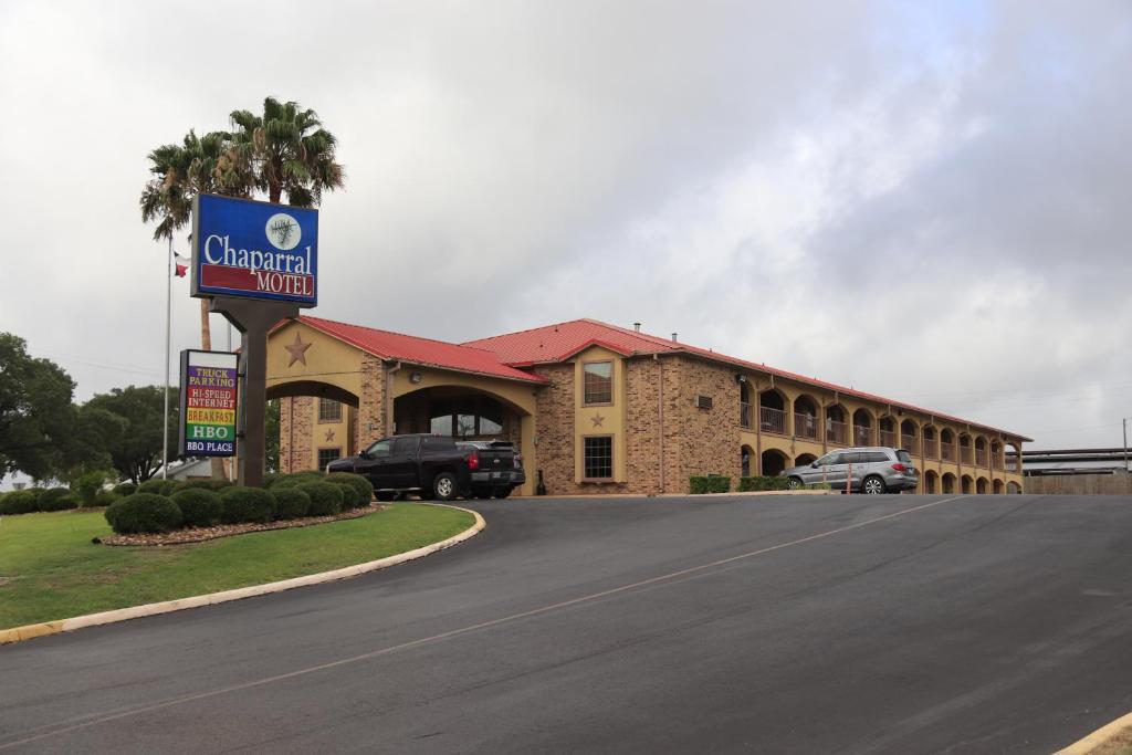 Chaparral Motel Hallettsville photo