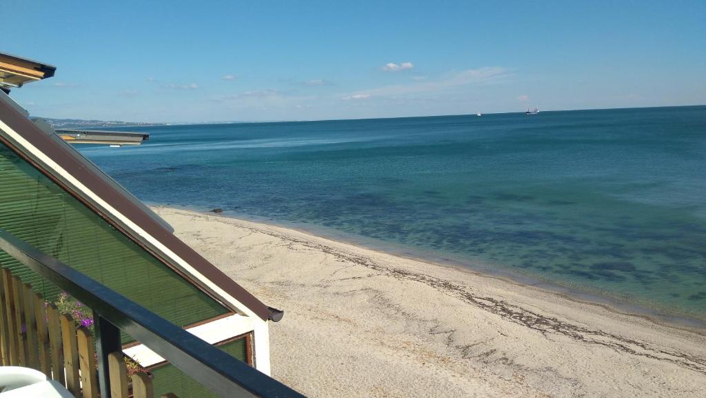 Happy Beach Rooms photo