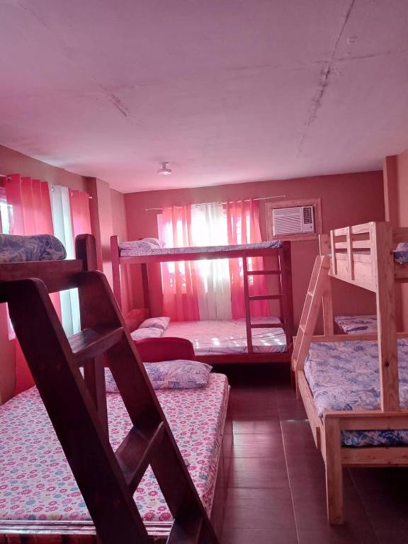 Private House with Pool Rental in Dasma Cavite — Hotel in Cavite