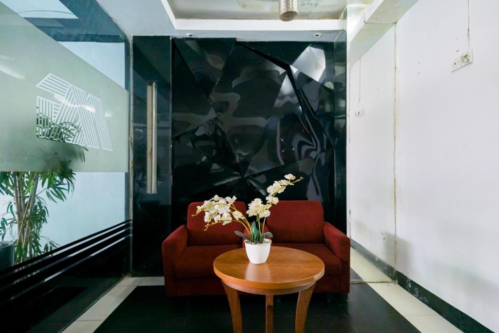 New Mg Hotel Near Rumah Sakit Husada photo