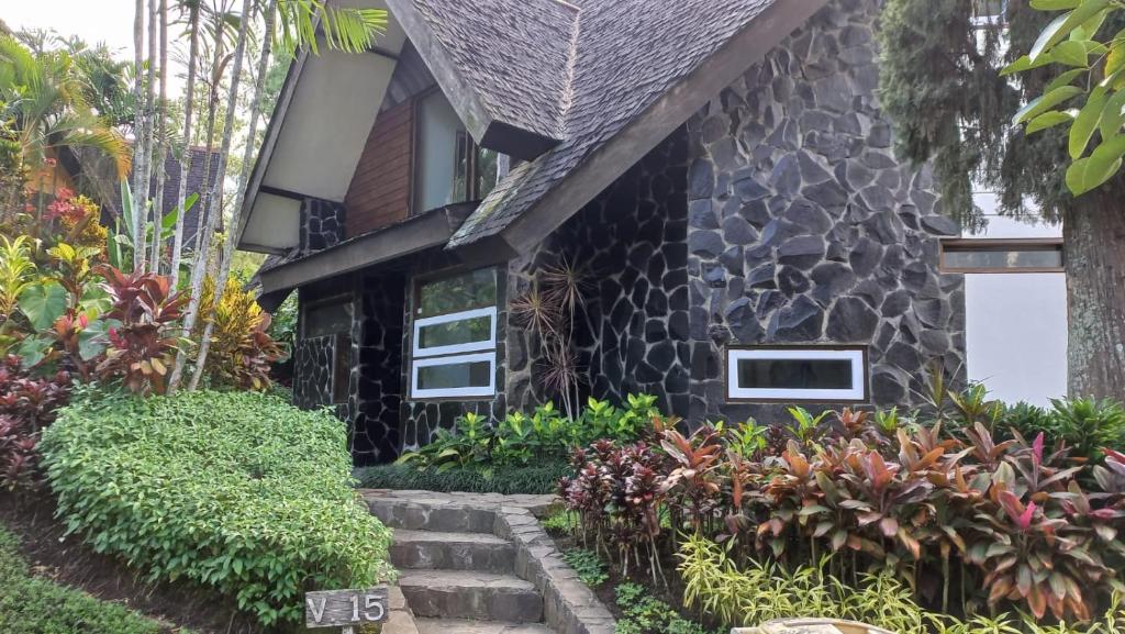 Batu Villa (3 Bed Rooms & just 2 min walk to Jatim Park 1) photo