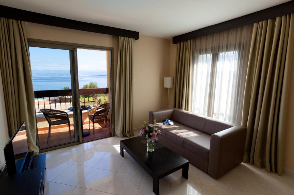 Blue Waves Resort photo