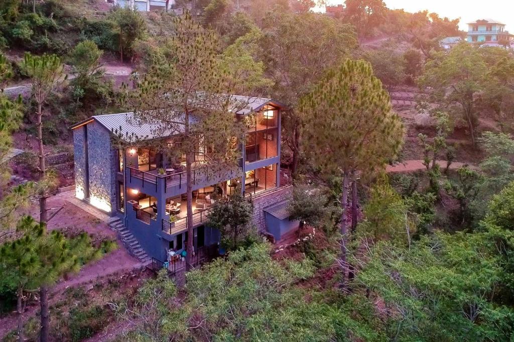 StayVista at The Hill Abode — Hotel in Kasauli