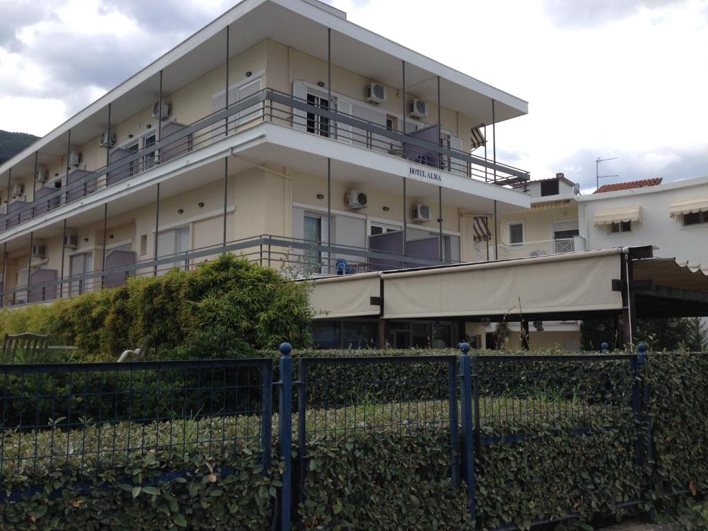 Alma Hotel photo