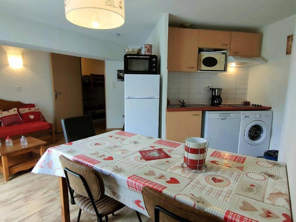 Appartement T2bis, 6 pers, proche télécabine, parking - FR-1-234-182 - 3