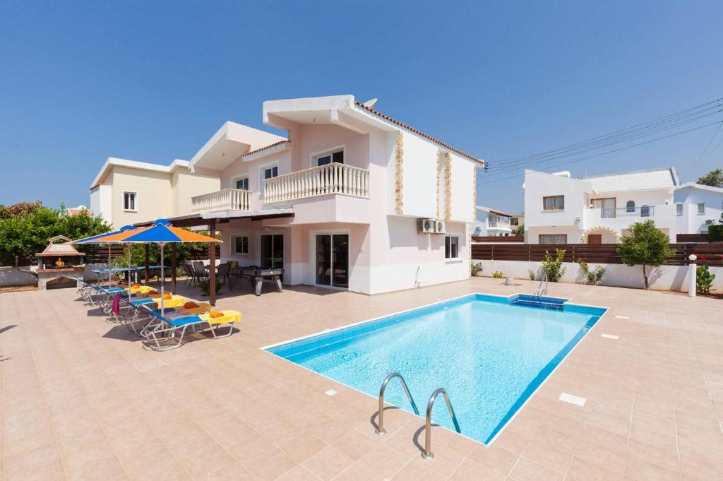 Villa Dione by Villa Plus, Pegeia