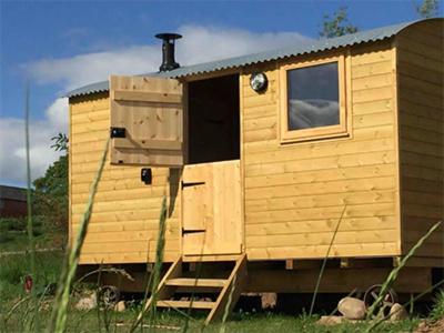 The Shepherd's Hut with cozy logburner, Wrexham