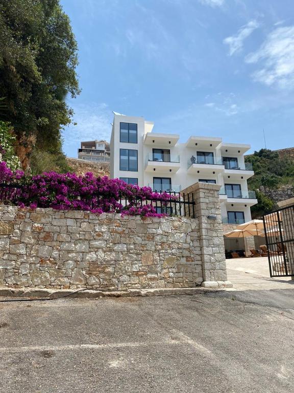 Hotel Platon — Hotel in Saranda