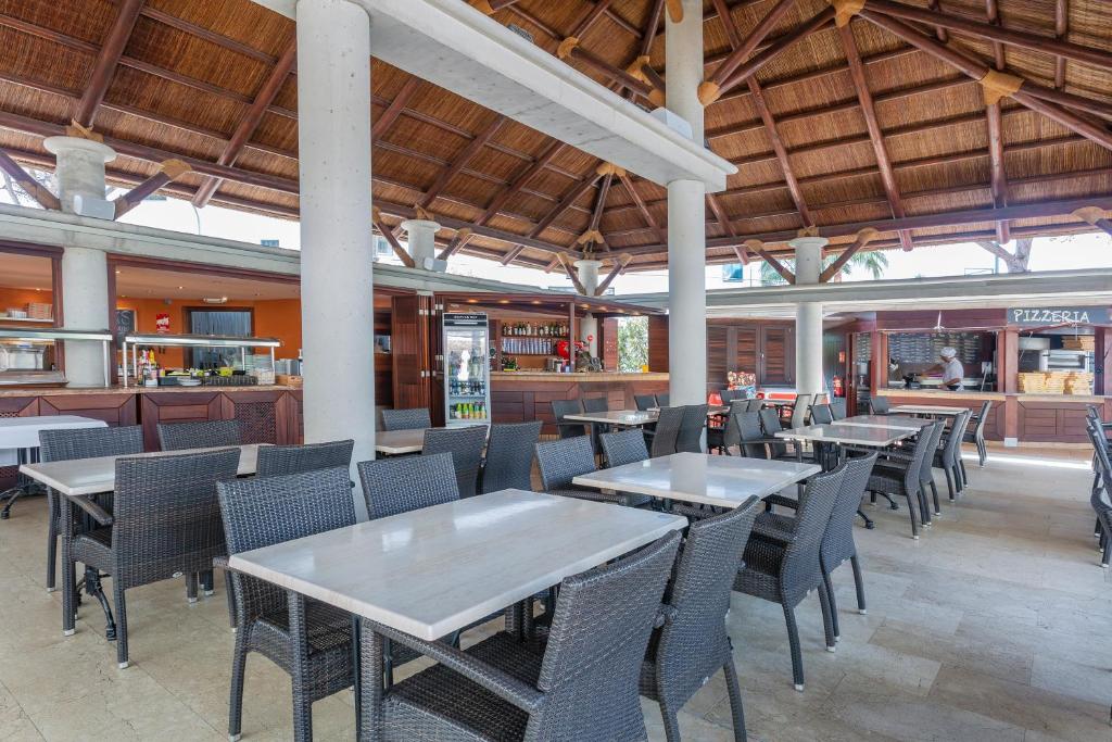 Marins Playa — Restauracje i bary in Cala Millor, Baleary