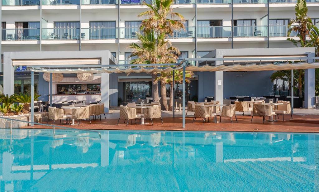 Marins Suites - Adults Only Hotel — Restaurant & bars in Cala Bona, Balearic Islands