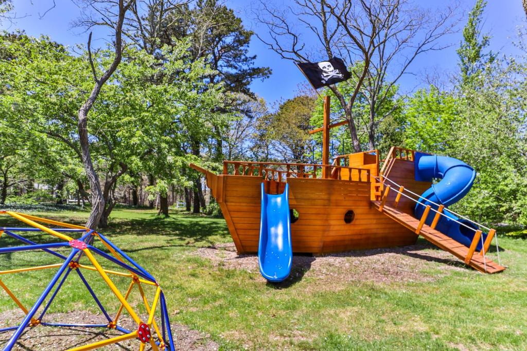 Self-Sufficient Cottages at Even'tide Resort, Wellfleet