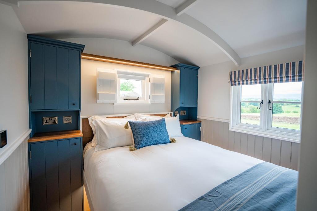 Inglewood Shepherd's Huts photo 2