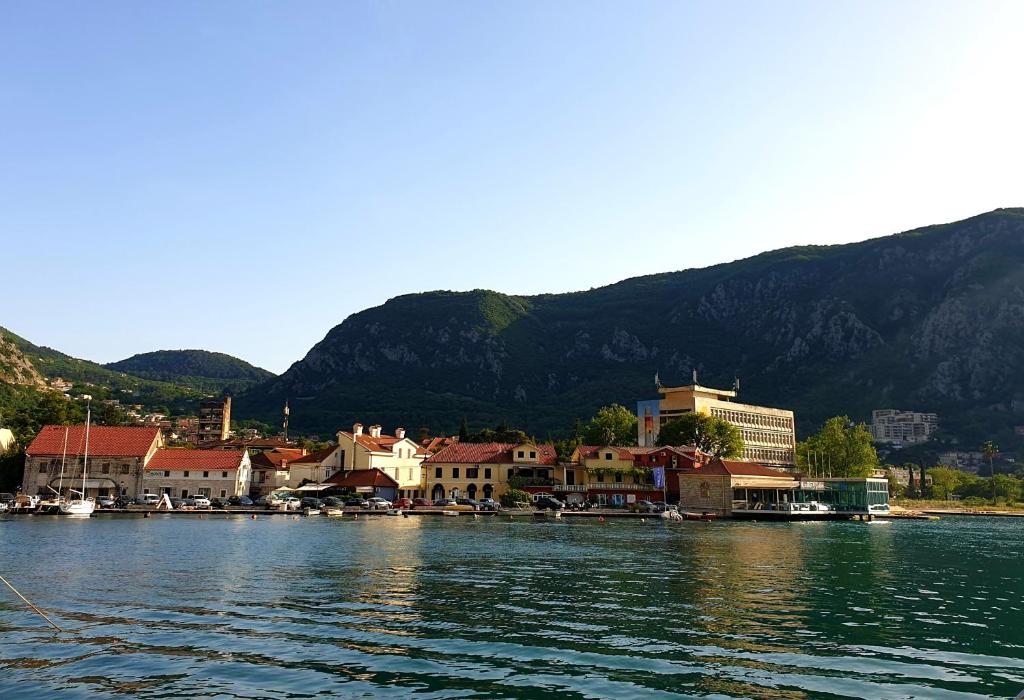 Kotor Center W - 2