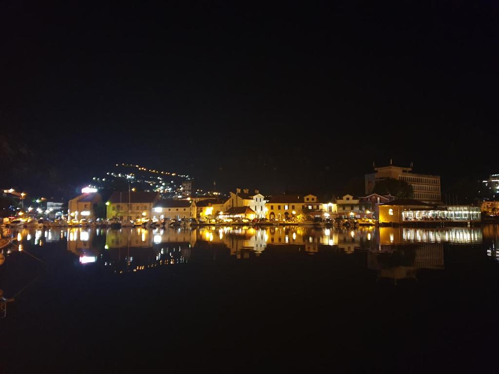 Kotor Center W - 3