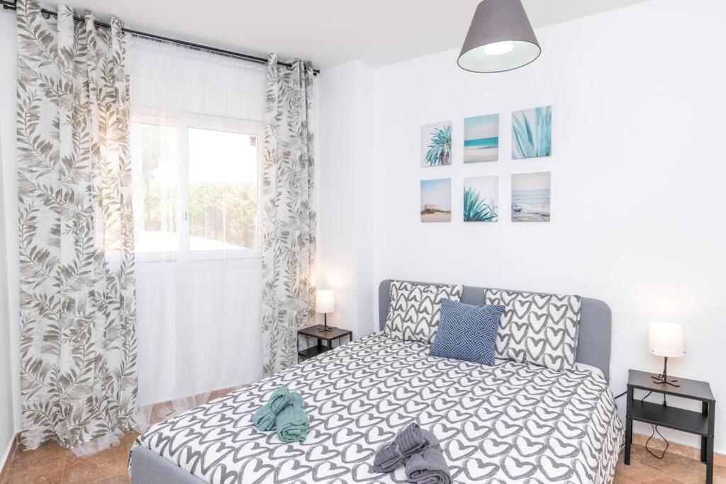 Beachfront sea view in cozy 1BR with pool and garage - 3