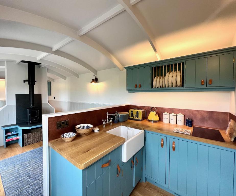 Inglewood Shepherd's Huts photo 7