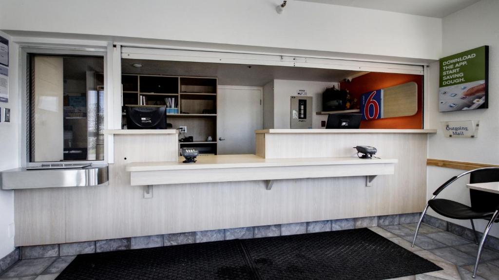 Motel 6-Woods Cross, UT - Salt Lake City - North photo