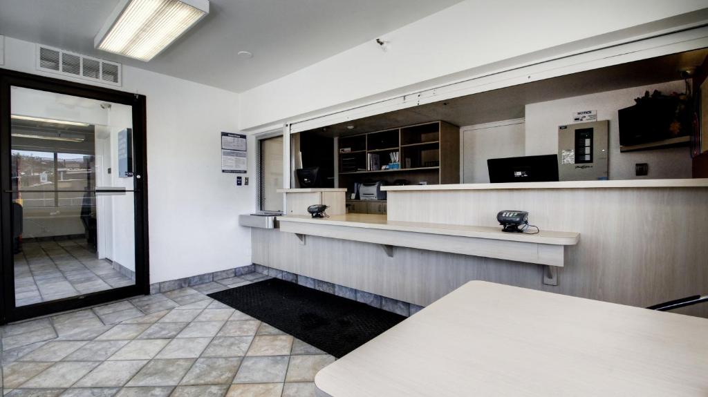 Motel 6-Woods Cross, UT - Salt Lake City - North photo