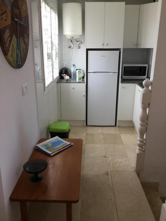 Lovely 2 Bedroom Holiday Apartment in Central Caleta de Fuste - 4