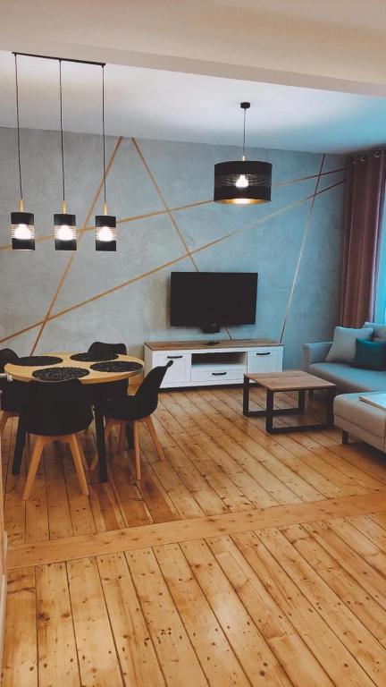 Shineapart 2, Świeradów-Zdrój