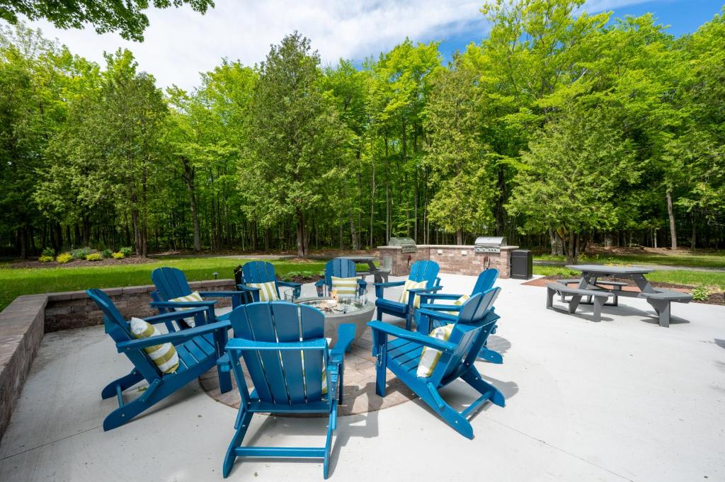 Somerset Inn & Suites photo