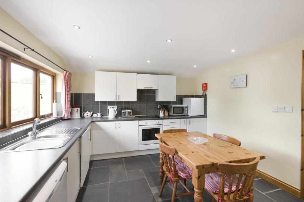 Groves Fishleigh, Hatherleigh photo 5