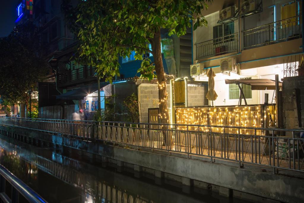 Canal View Lo-ha guest house, Contactless Check-in, Bangkok