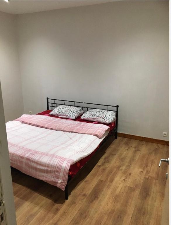 Grande maison avec plusieurs chambres a louer — Hotel in Liege