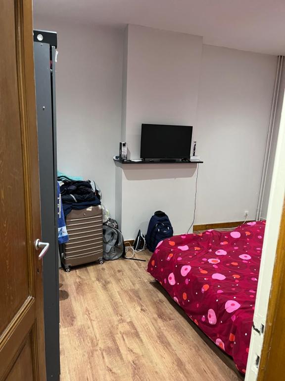Grande maison avec plusieurs chambres a louer photo