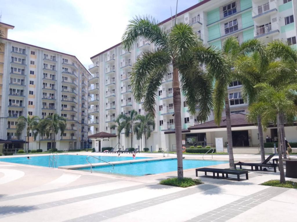 Paranaque SM-Sucat Field Res. Bldg 5, 2/F, 2BR with Balcony photo