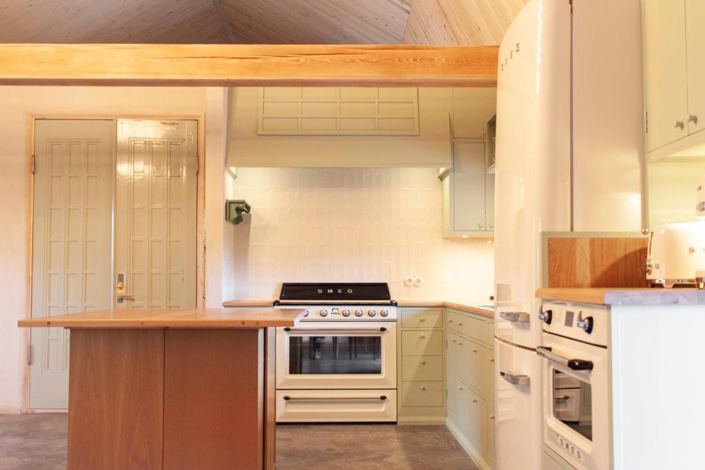 Pinewood Guesthouse 3