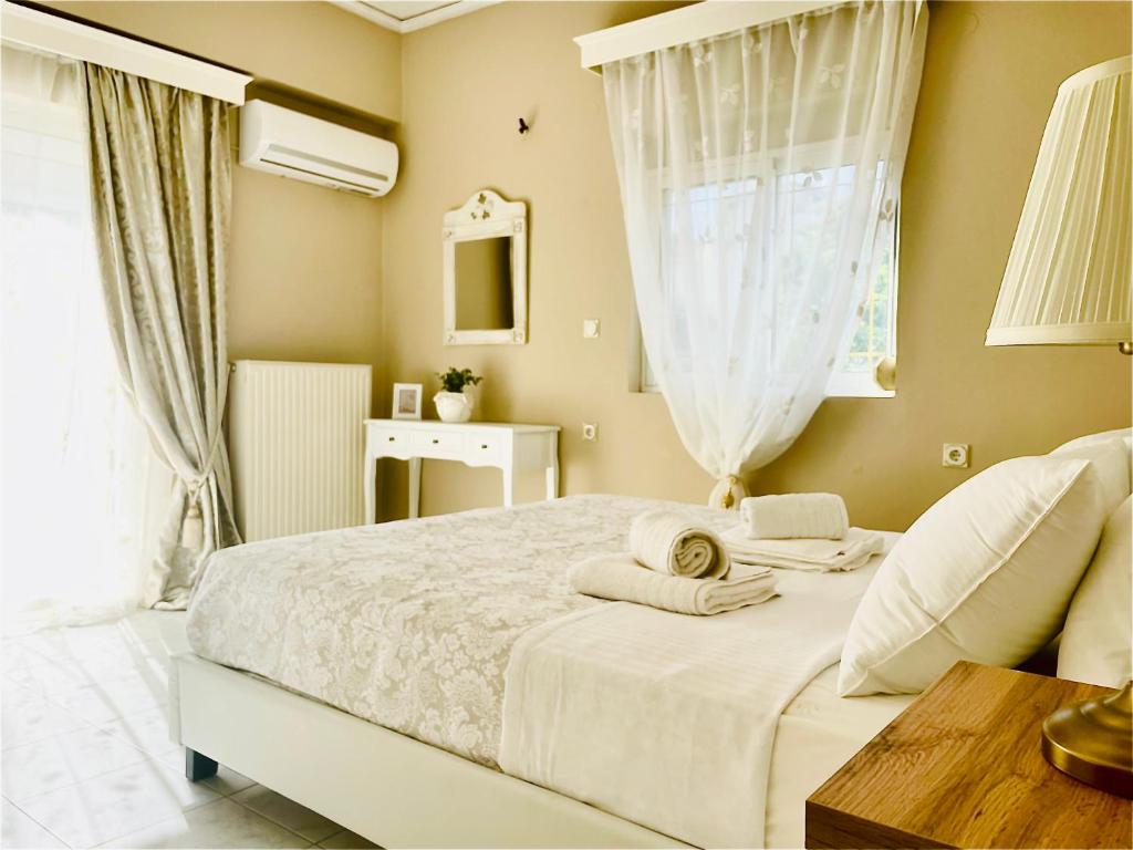 Christina_Apt, Chania