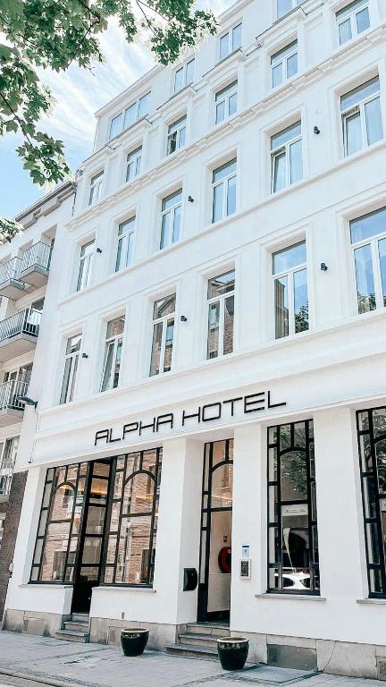 Alpha Hotel photo