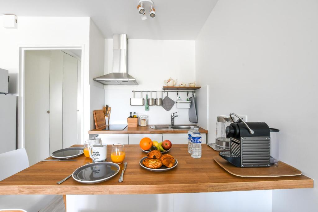 Le Superbe Bahia / proche mer / clim / Terrasse / parking privé - 2