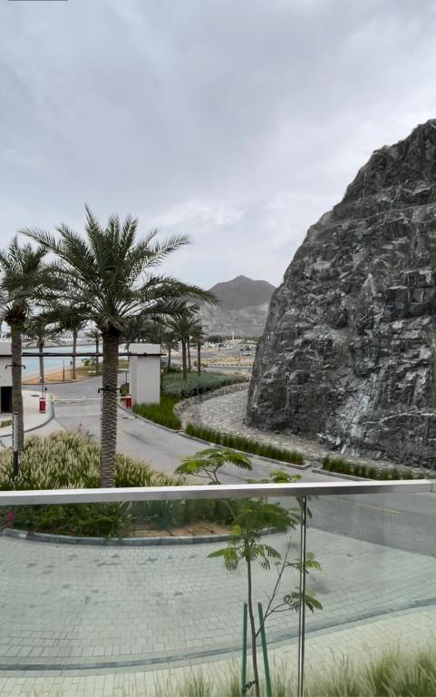 Apartments with three bedrooms at address hotel — Hotel in Fujairah