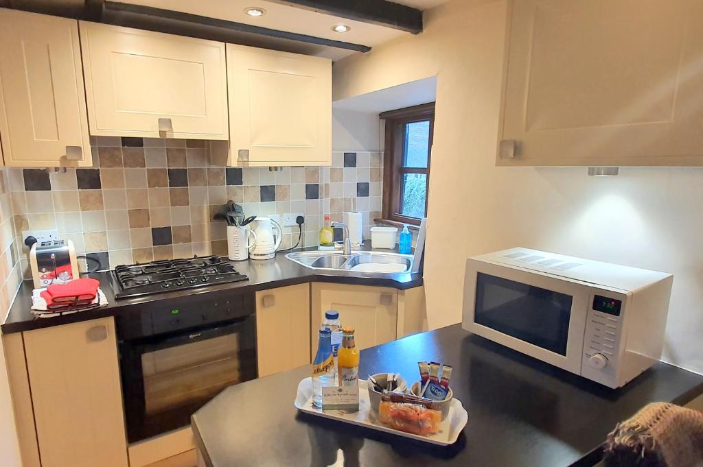 Stanton Cottage, Youlgreave photo 3