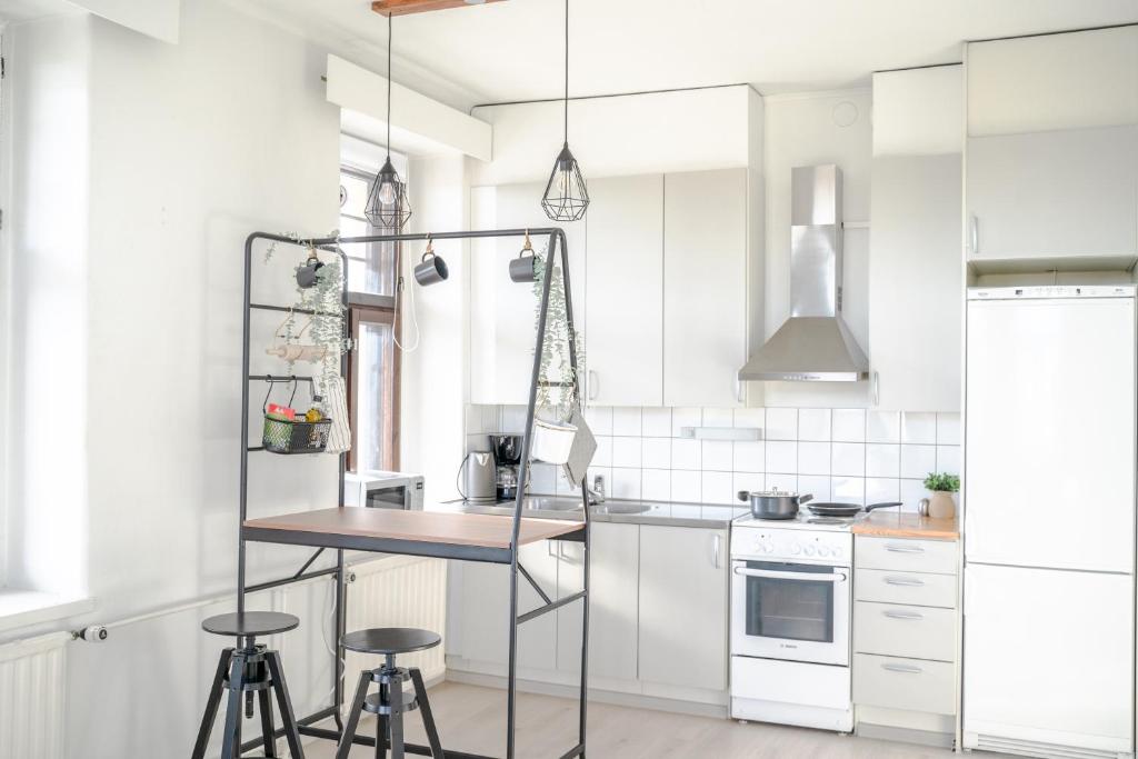 The Sunset - Top Floor Studio apartment 3