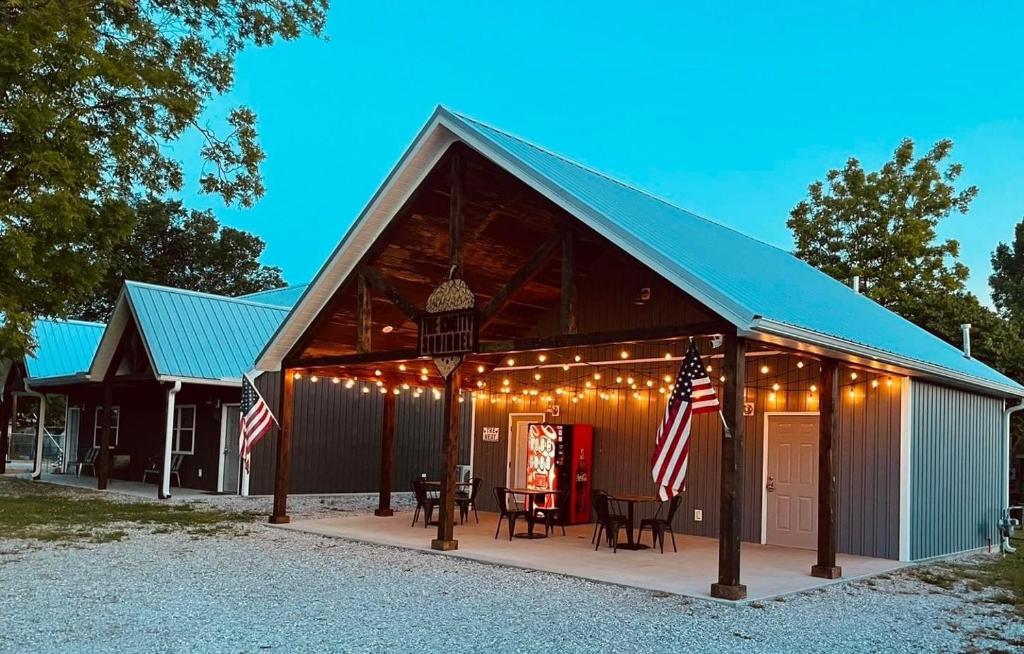 Knotty Squirrel Cabins photo