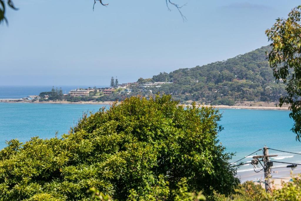 Grand Vue - BYO Linen, Lorne