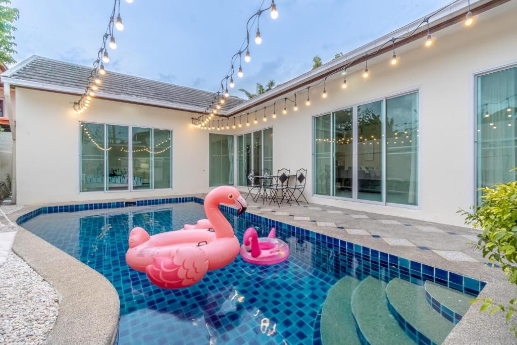 Peacock Pool Villa — Hotel in Pattaya