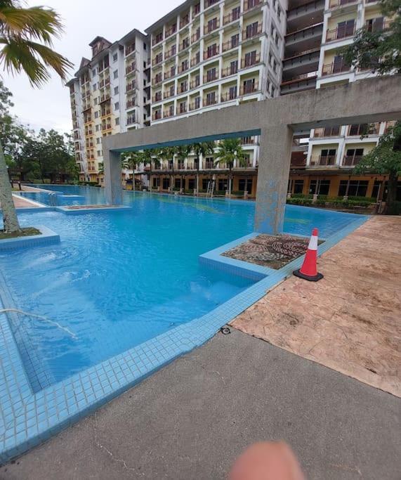 Cosy Laketown Service Apartment photo