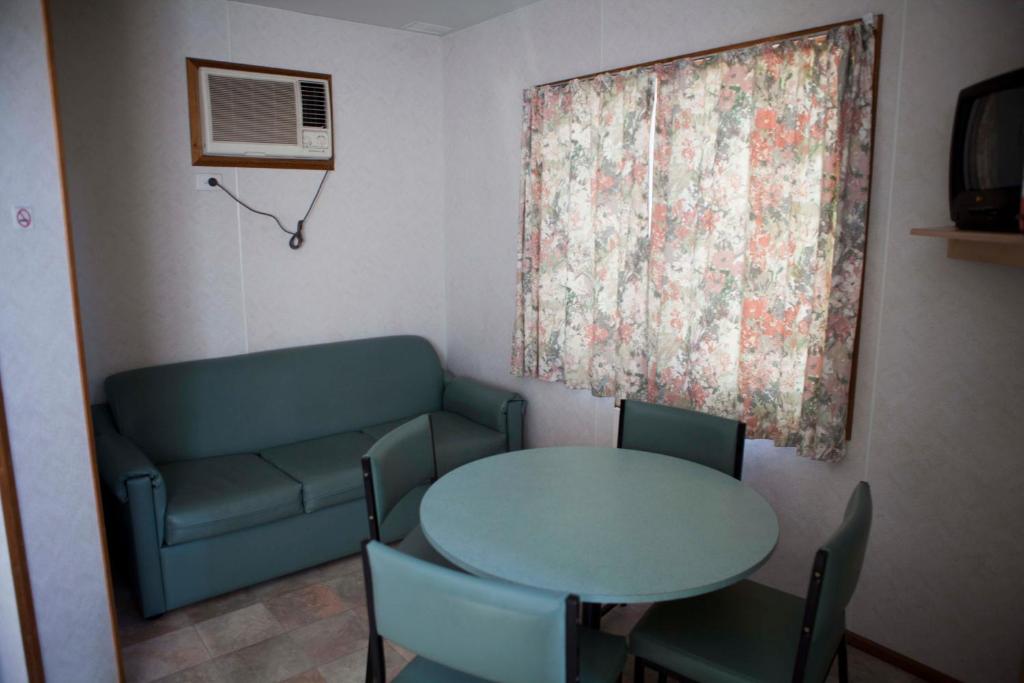 Strayleaves Caravan Park photo