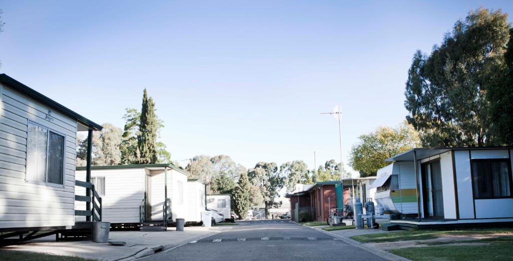 Strayleaves Caravan Park photo